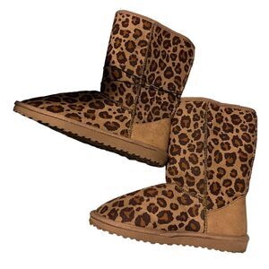 NWT Cheetah Boots